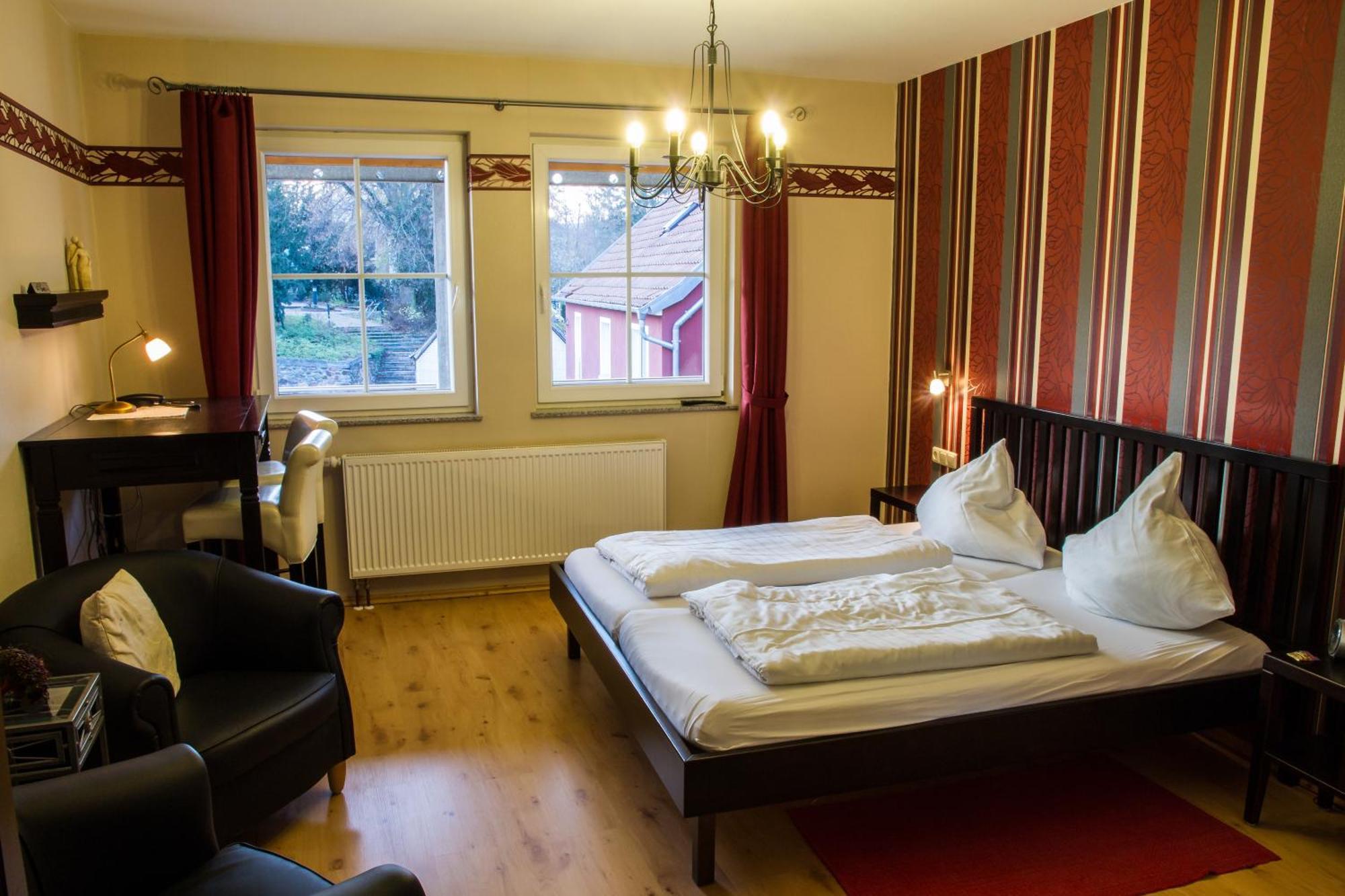 Weingut Weinstube Weinhotel Wolf Harxheim Dış mekan fotoğraf