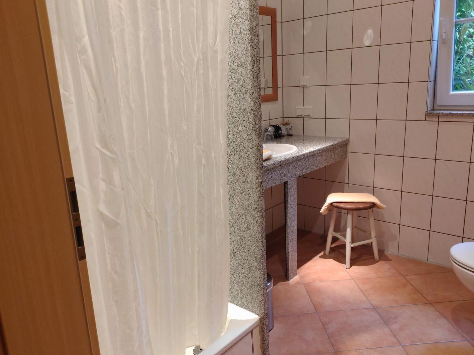 Weingut Weinstube Weinhotel Wolf Harxheim Dış mekan fotoğraf