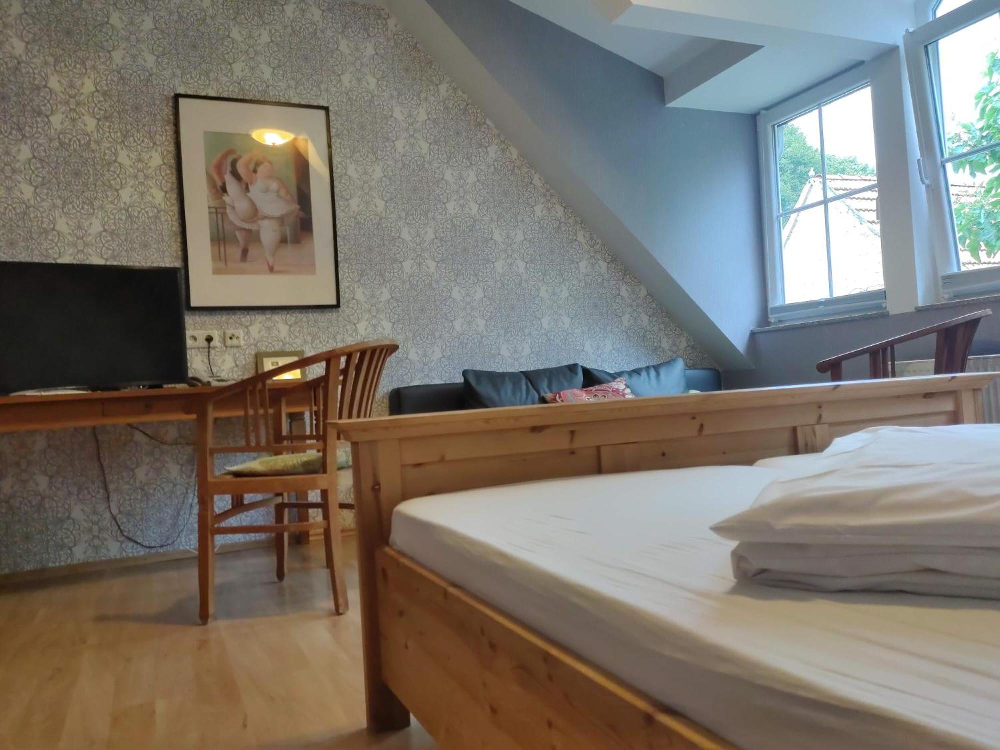 Weingut Weinstube Weinhotel Wolf Harxheim Dış mekan fotoğraf