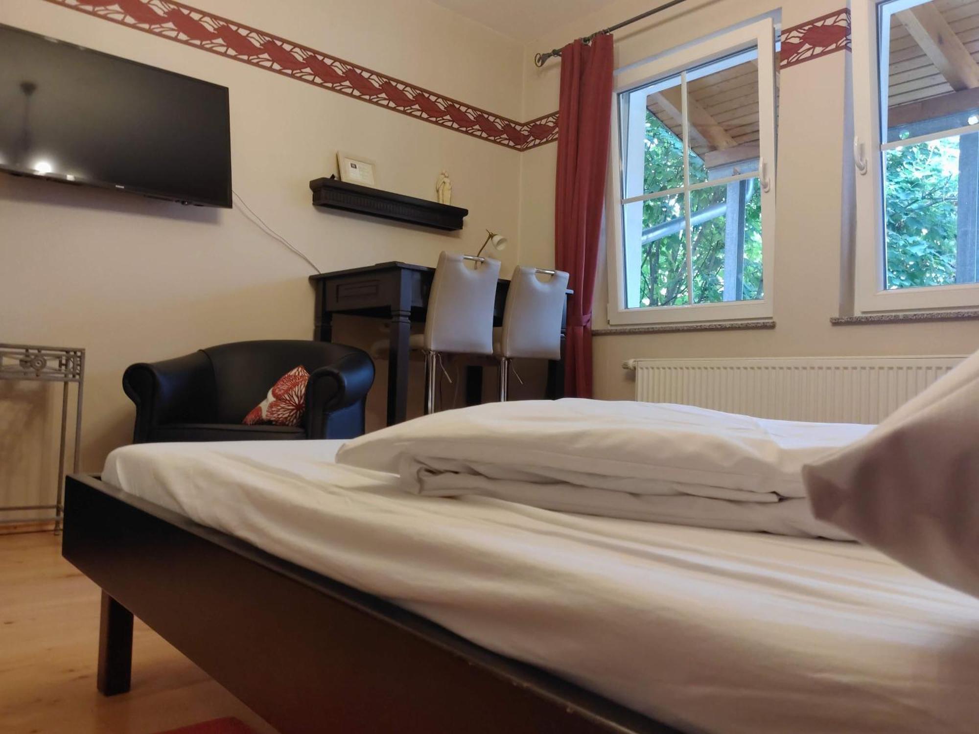 Weingut Weinstube Weinhotel Wolf Harxheim Dış mekan fotoğraf