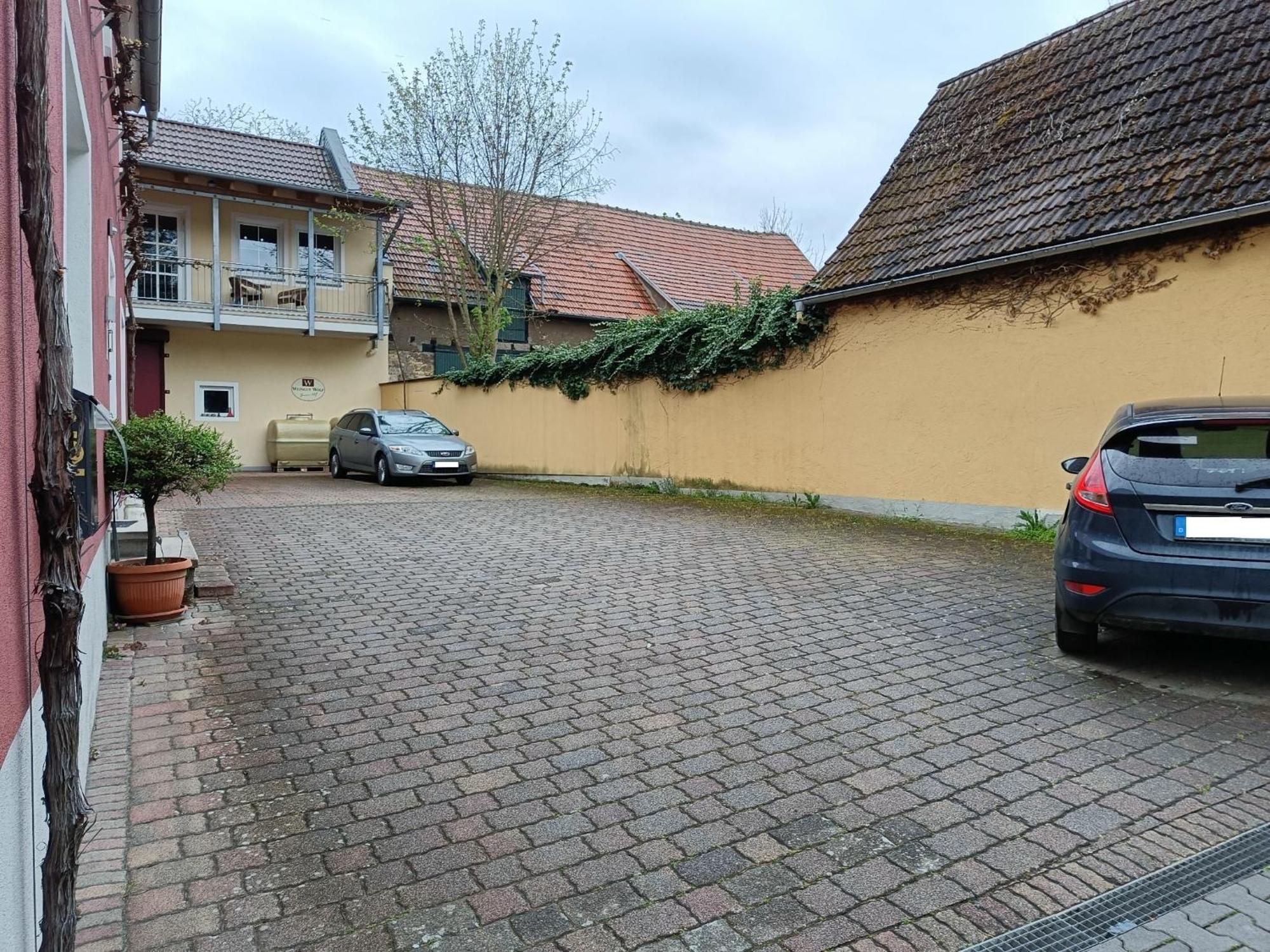 Weingut Weinstube Weinhotel Wolf Harxheim Dış mekan fotoğraf