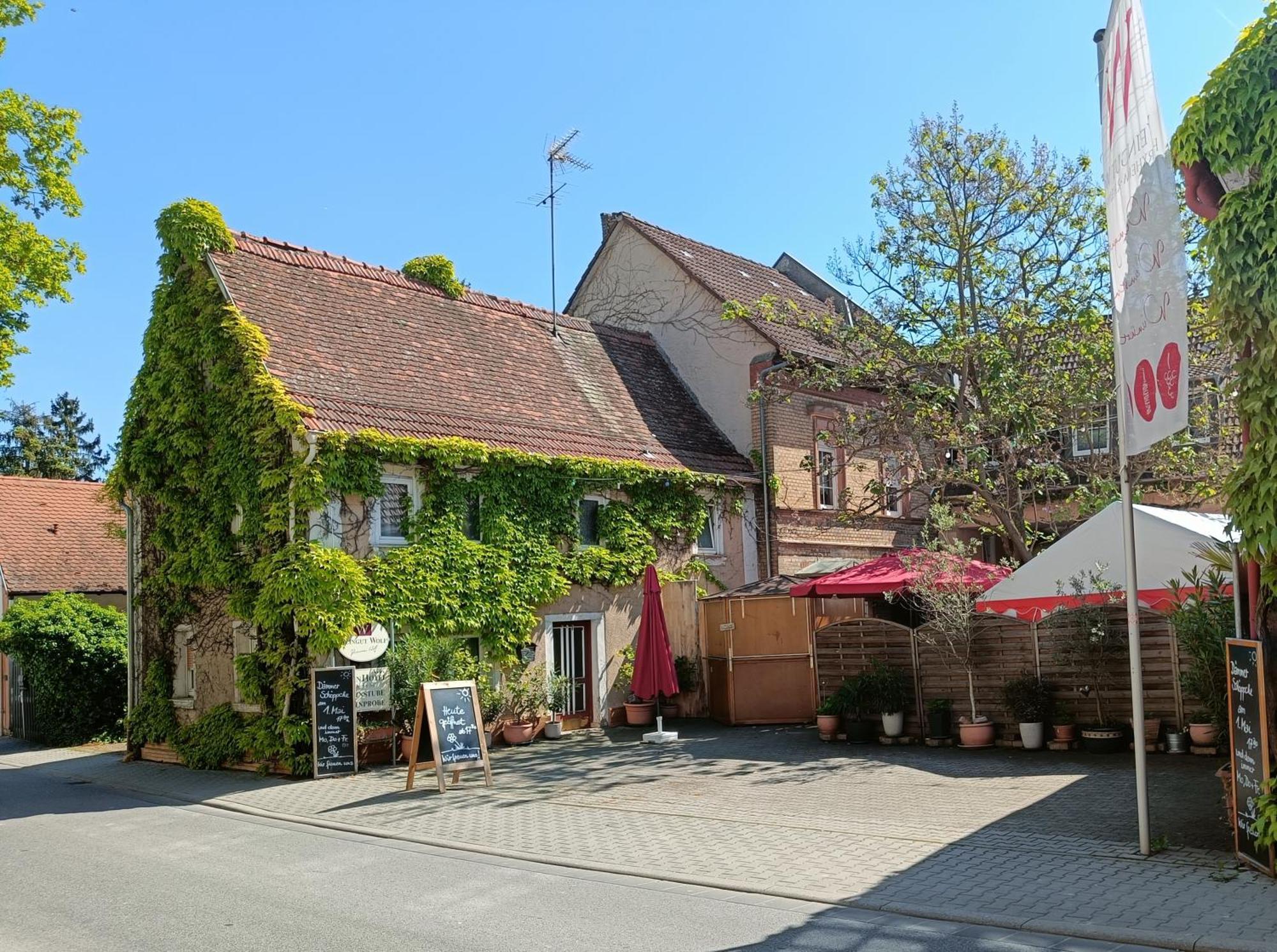 Weingut Weinstube Weinhotel Wolf Harxheim Dış mekan fotoğraf